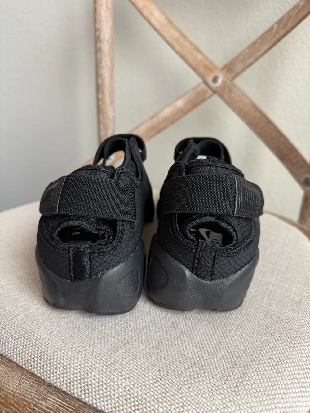 Nike air rift